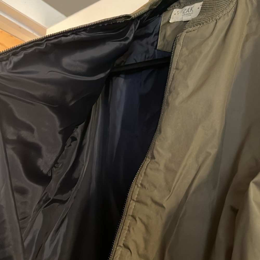 bomber jacket - Picture 2 of 3